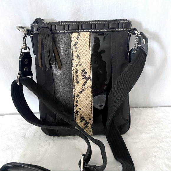 COACH Hampton Swingpack Signature Jacquard Stripe Python Patent Leather main image 4